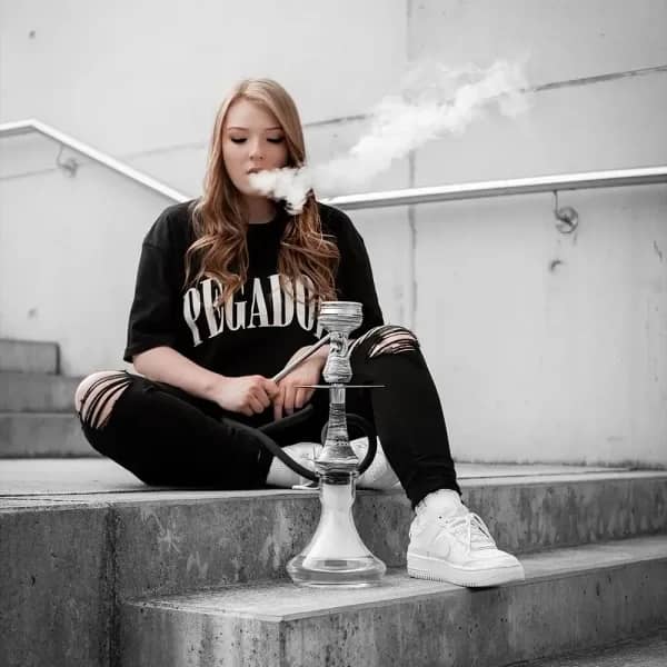 UK: Edad legal para fumar narguile
